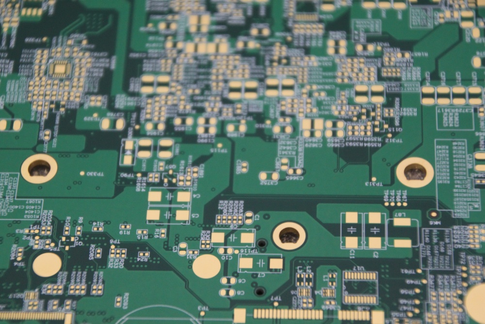 别再混淆了！一次性搞懂PCB的“通孔、盲孔、埋孔”