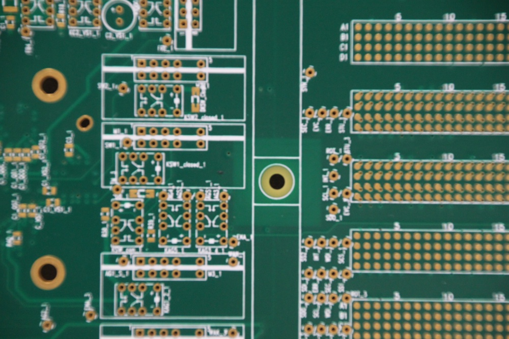 如何确保PCB在-55°C至125°C下的稳定性