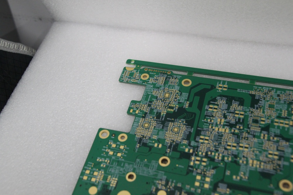 航空航天PCB特种基材选型指南